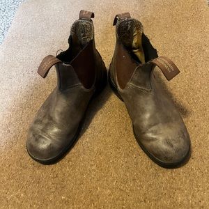Used pair of Chelsea Blundstone’s (brown) - size AU 5 / US 8 (women’s)